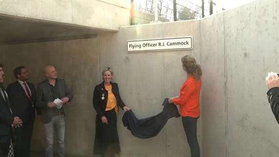 Opening voetgangstunnel door Melanie Cammock en Vivianne Heijnen